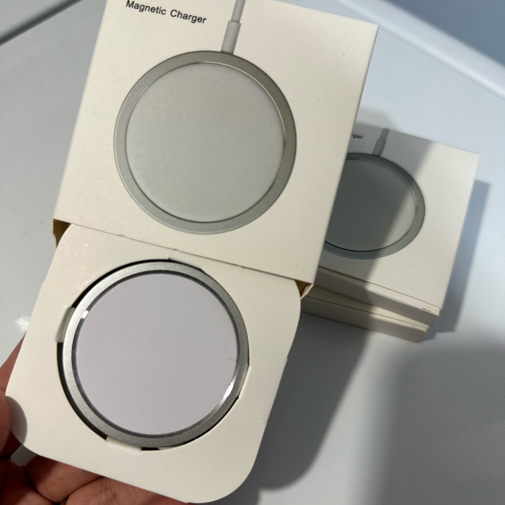 4pcs Magnetic Wireless Charger